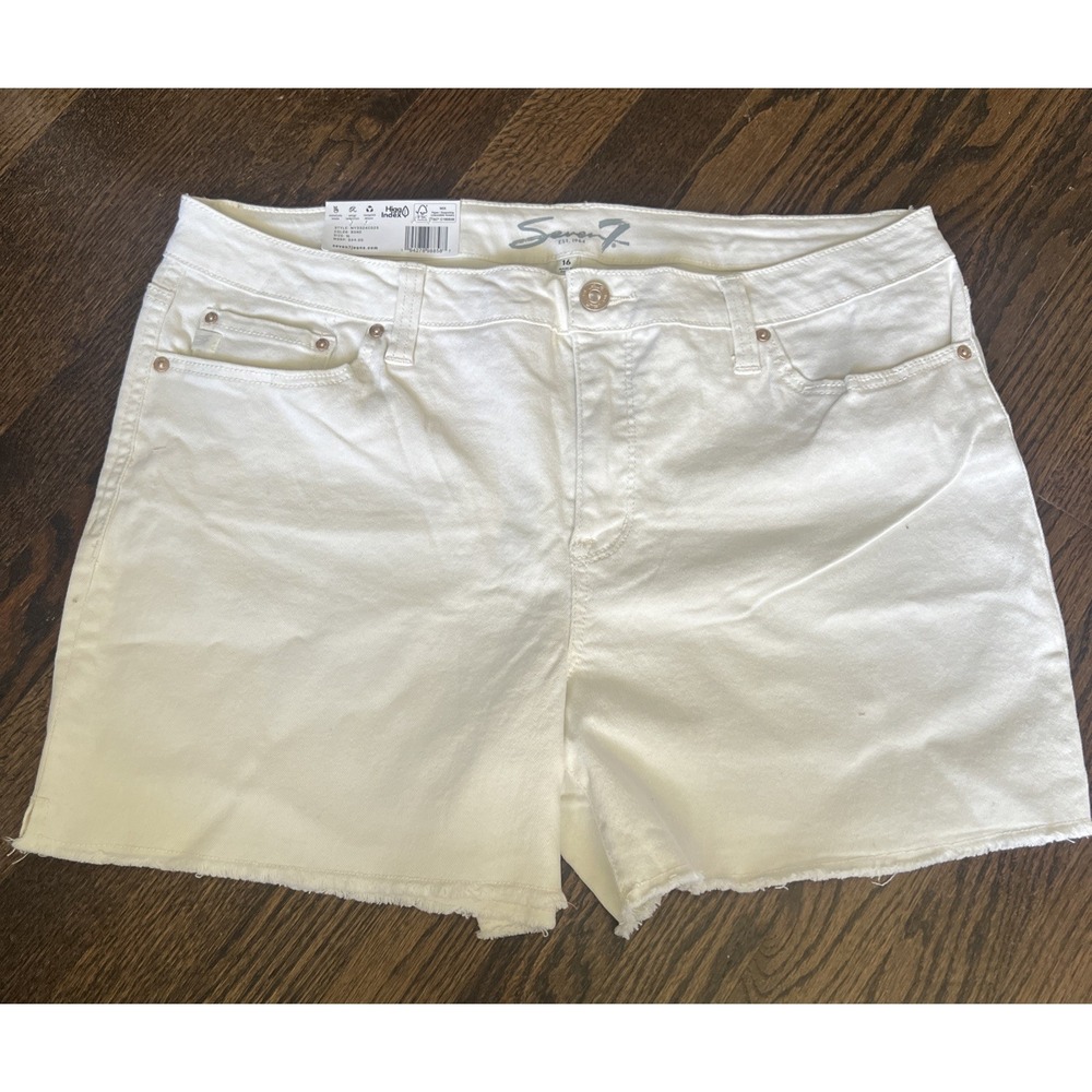 Seven7 Denim Shorts Women's Size 16 White Weekend 5" Inseam Fray Hem New